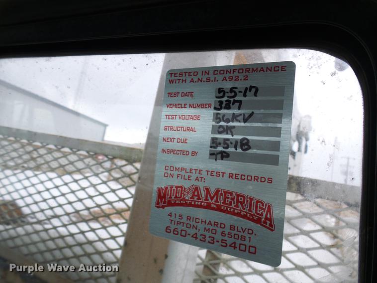 image for item DB2058 1995 International 4800 digger derrick truck