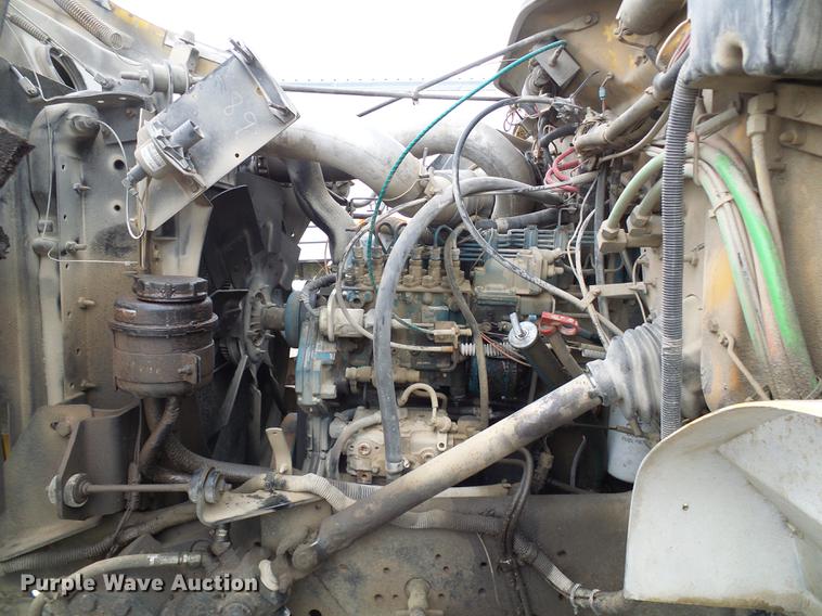 image for item DB2058 1995 International 4800 digger derrick truck