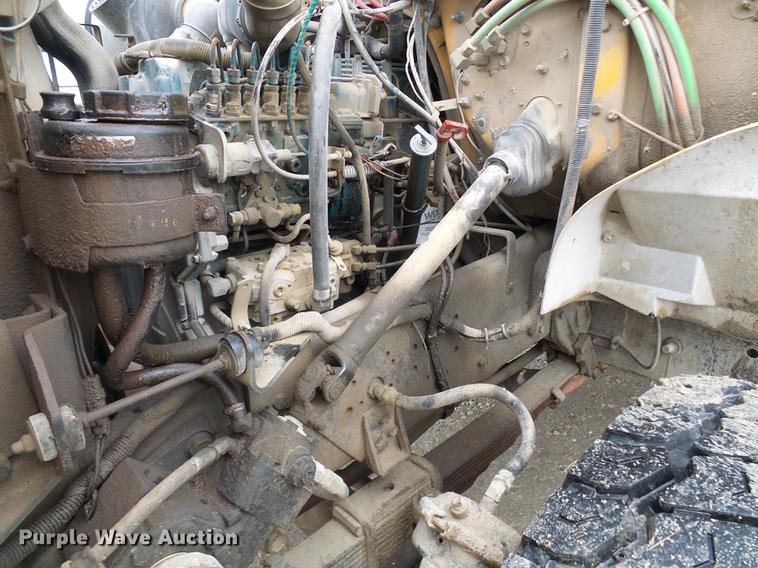 image for item DB2058 1995 International 4800 digger derrick truck