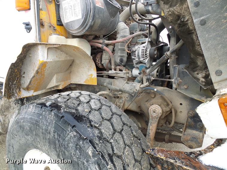 image for item DB2058 1995 International 4800 digger derrick truck