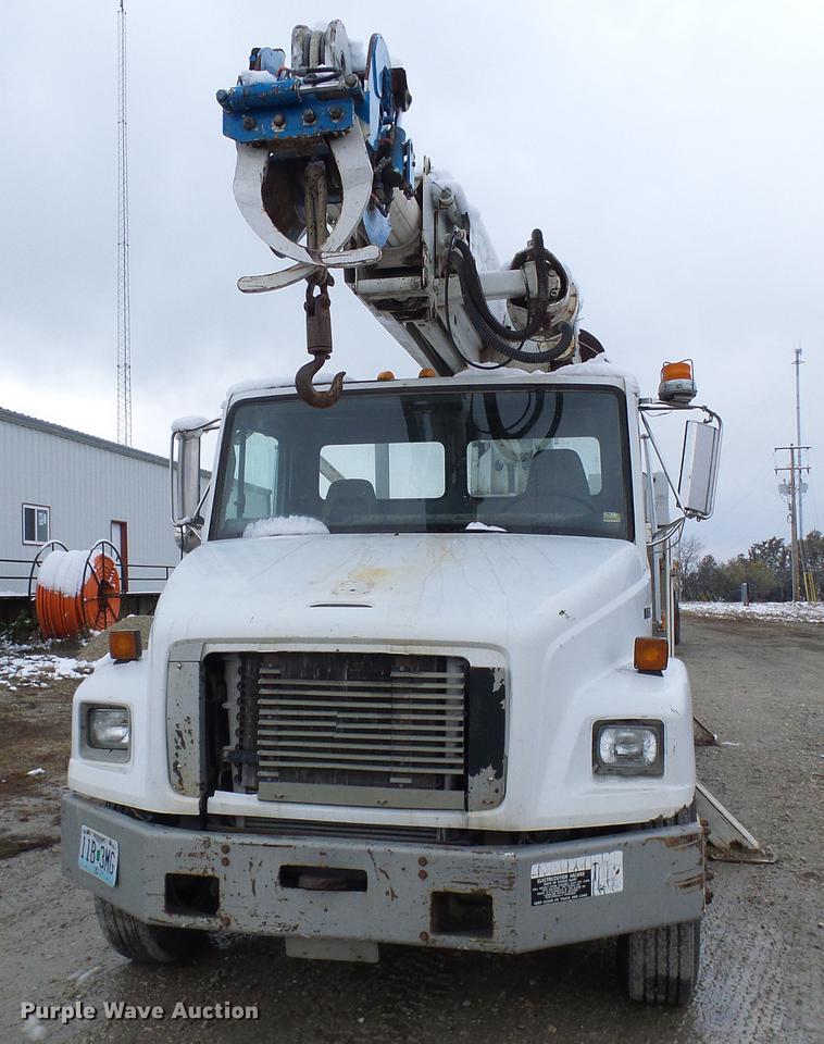 image for item DB2059 2001 Freightliner FL70 digger derrick truck
