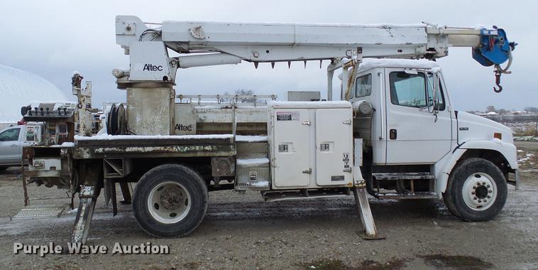 image for item DB2059 2001 Freightliner FL70 digger derrick truck