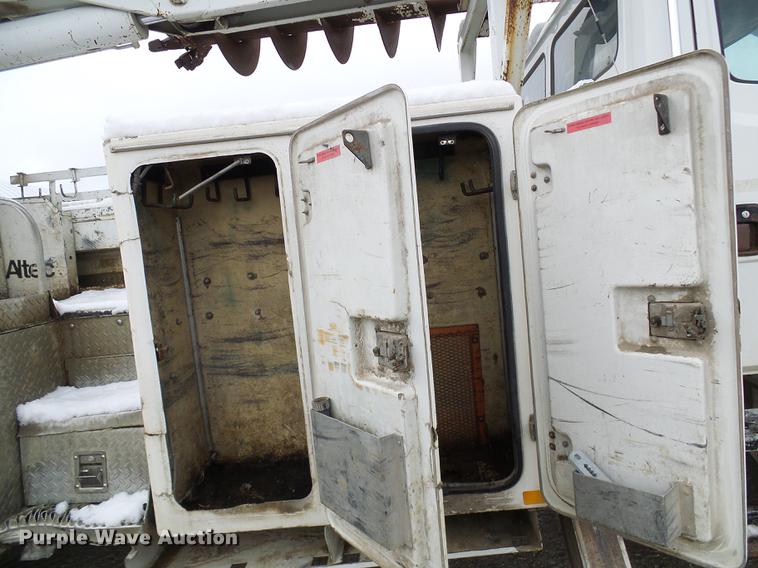 image for item DB2059 2001 Freightliner FL70 digger derrick truck