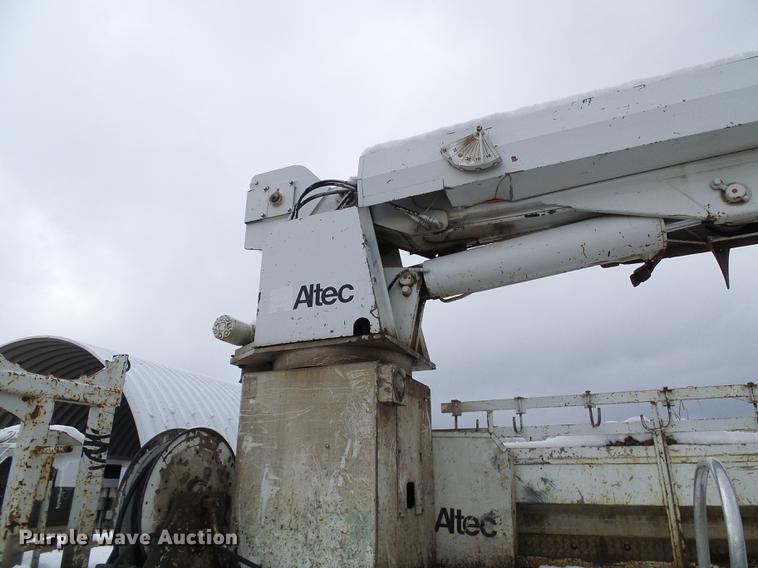 image for item DB2059 2001 Freightliner FL70 digger derrick truck