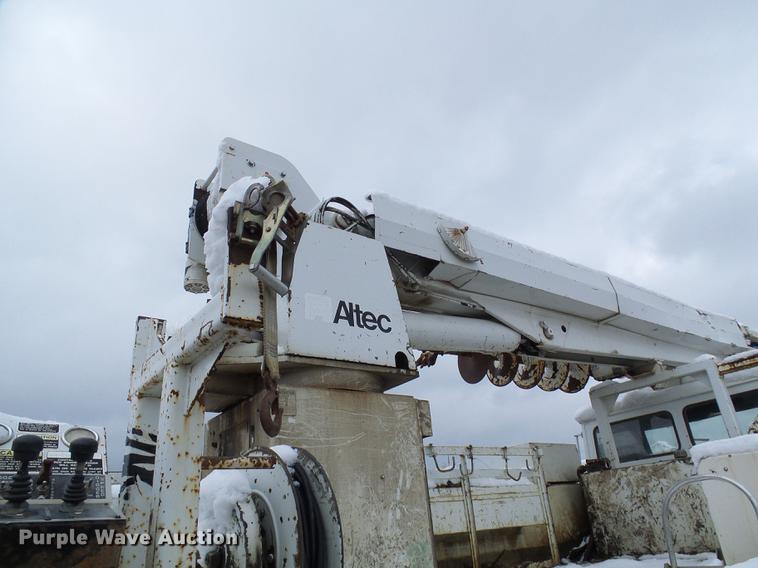 image for item DB2059 2001 Freightliner FL70 digger derrick truck