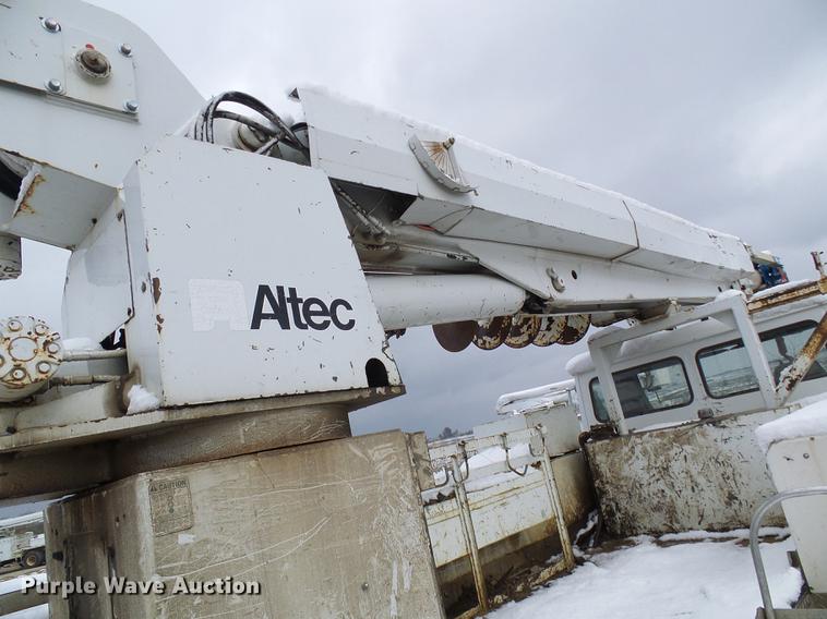 image for item DB2059 2001 Freightliner FL70 digger derrick truck