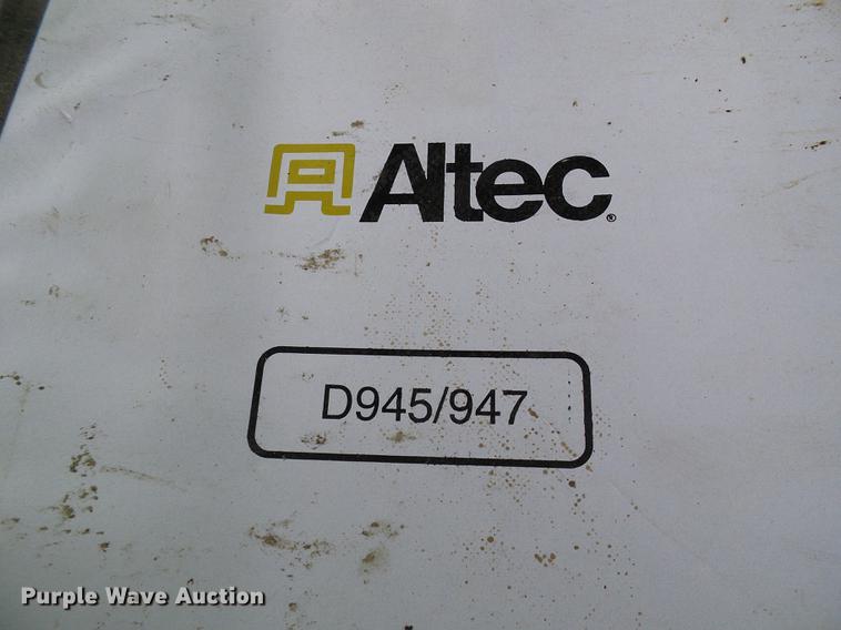 image for item DB2059 2001 Freightliner FL70 digger derrick truck