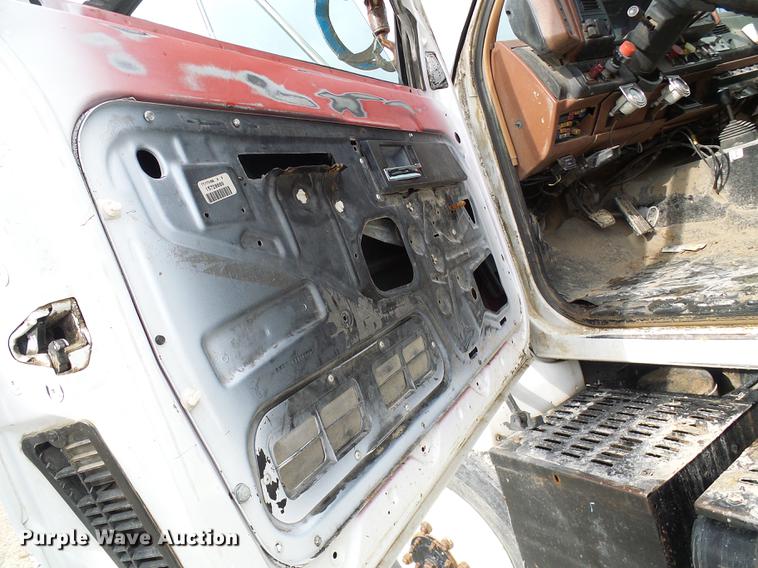 image for item DB2060 1994 Chevrolet Kodiak digger derrick truck