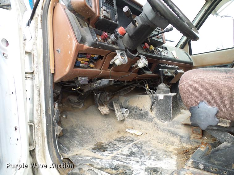 image for item DB2060 1994 Chevrolet Kodiak digger derrick truck