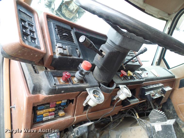 image for item DB2060 1994 Chevrolet Kodiak digger derrick truck