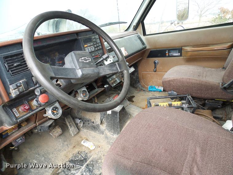 image for item DB2060 1994 Chevrolet Kodiak digger derrick truck