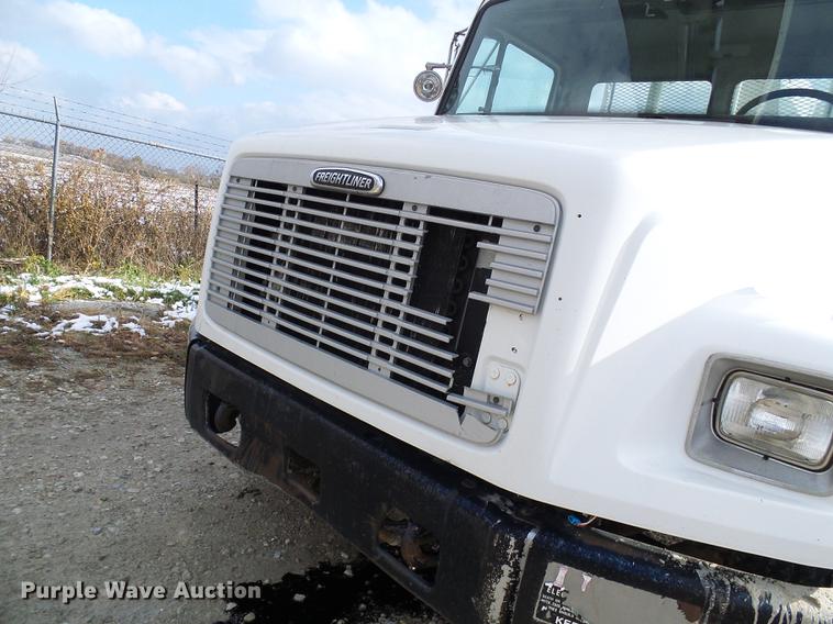 image for item DB2061 1999 Freightliner FL70 bucket truck