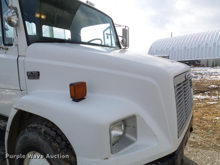 image for item DB2061 1999 Freightliner FL70 bucket truck