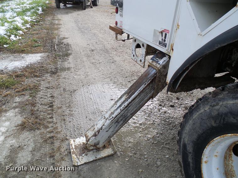 image for item DB2061 1999 Freightliner FL70 bucket truck