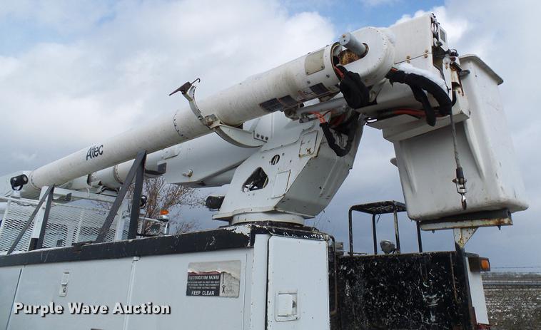 image for item DB2061 1999 Freightliner FL70 bucket truck