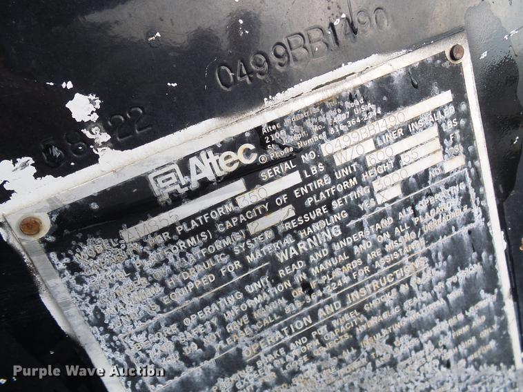 image for item DB2061 1999 Freightliner FL70 bucket truck