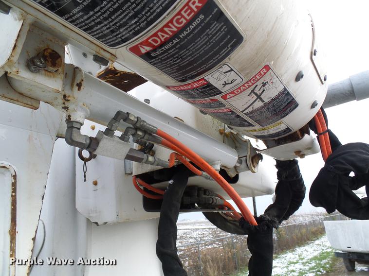 image for item DB2061 1999 Freightliner FL70 bucket truck