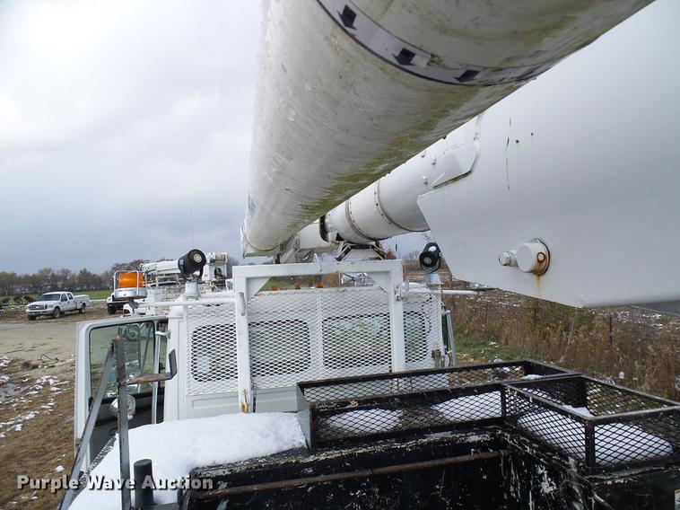 image for item DB2061 1999 Freightliner FL70 bucket truck