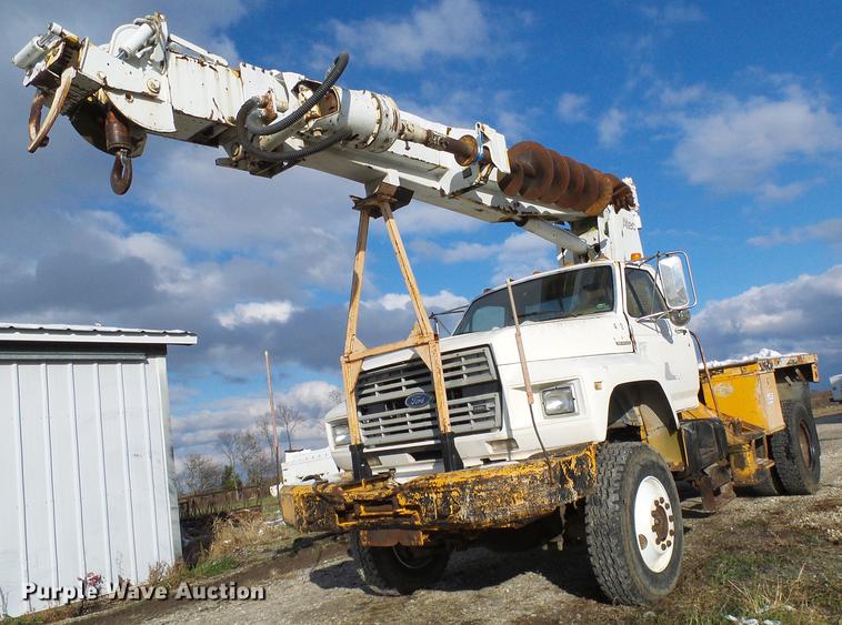 image for item DB2062 1989 Ford F800 digger derrick truck