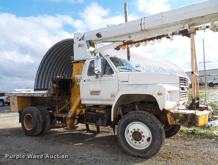 image for item DB2062 1989 Ford F800 digger derrick truck
