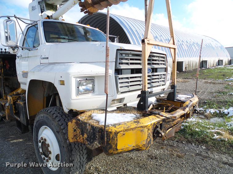 image for item DB2062 1989 Ford F800 digger derrick truck