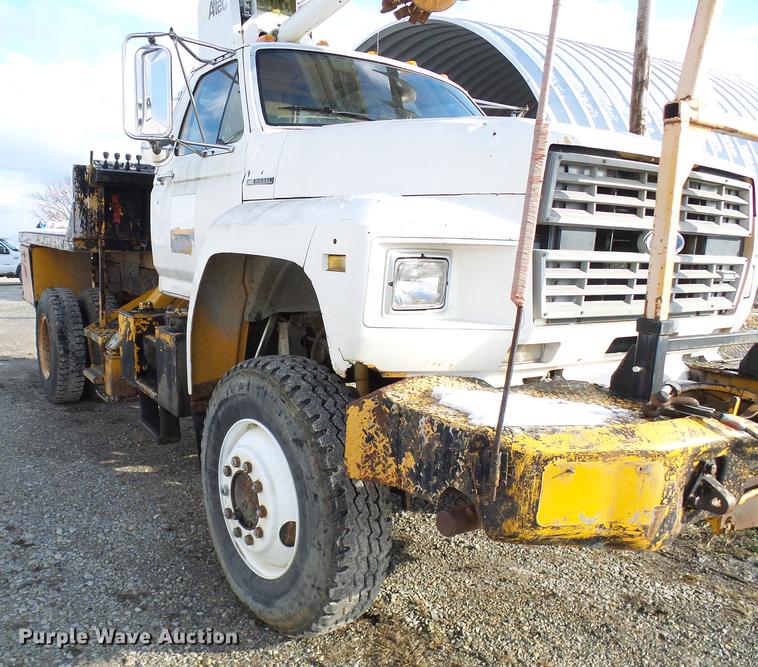 image for item DB2062 1989 Ford F800 digger derrick truck