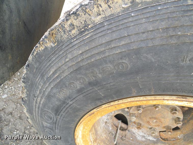 image for item DB2062 1989 Ford F800 digger derrick truck