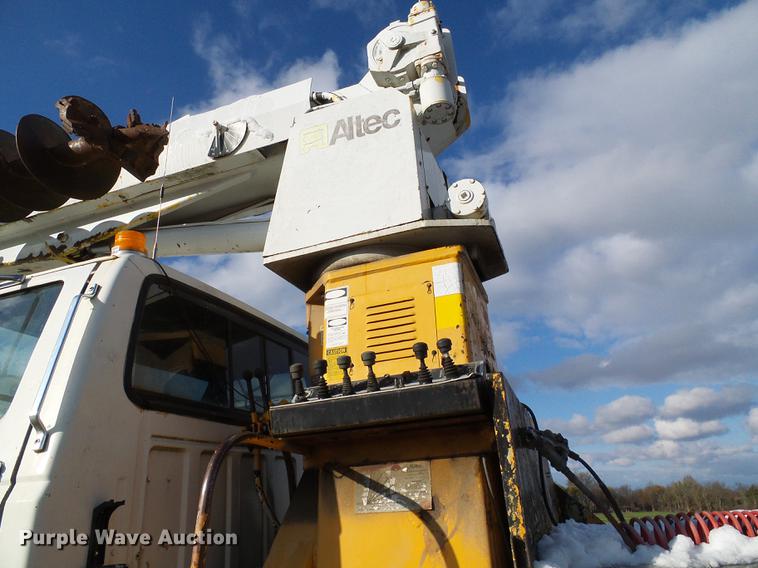 image for item DB2062 1989 Ford F800 digger derrick truck