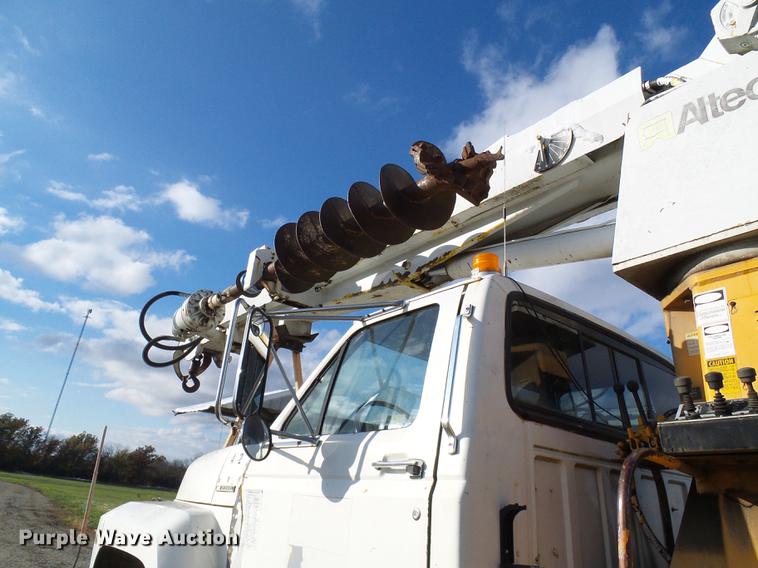 image for item DB2062 1989 Ford F800 digger derrick truck