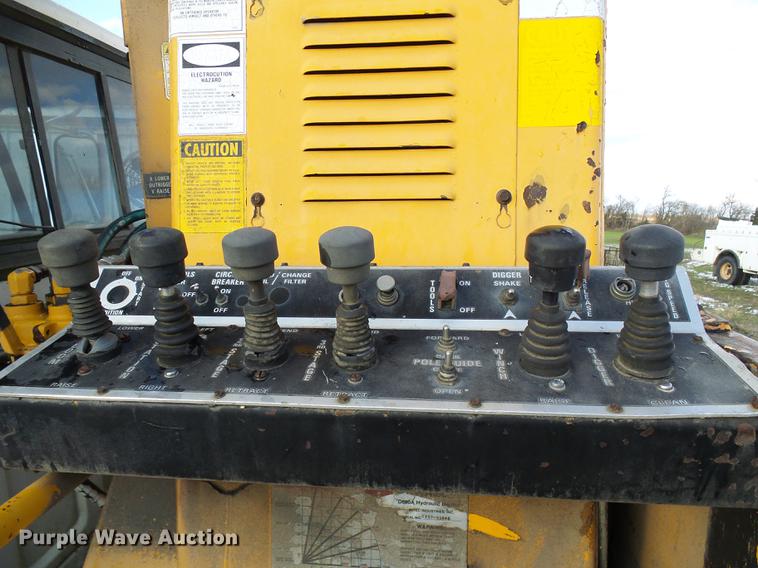 image for item DB2062 1989 Ford F800 digger derrick truck