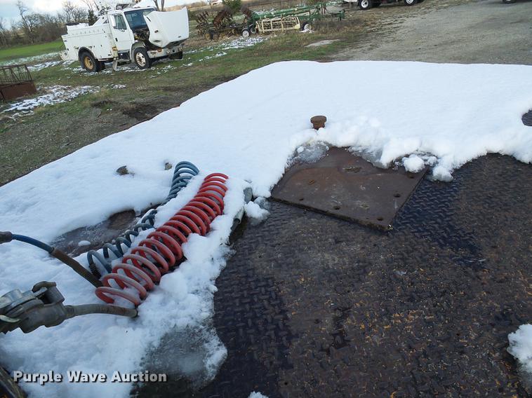 image for item DB2062 1989 Ford F800 digger derrick truck