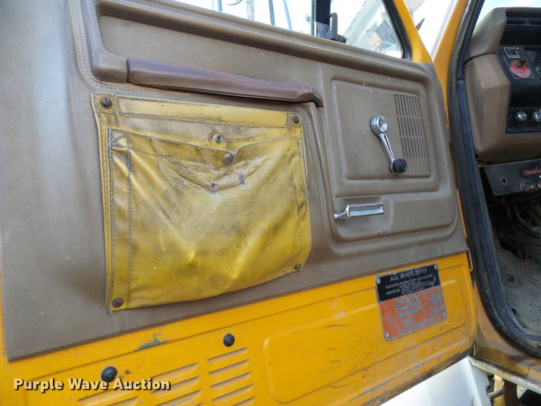 image for item DB2062 1989 Ford F800 digger derrick truck