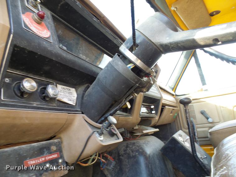 image for item DB2062 1989 Ford F800 digger derrick truck