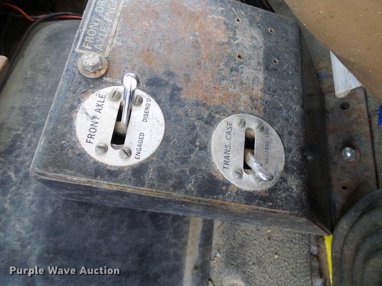 image for item DB2062 1989 Ford F800 digger derrick truck