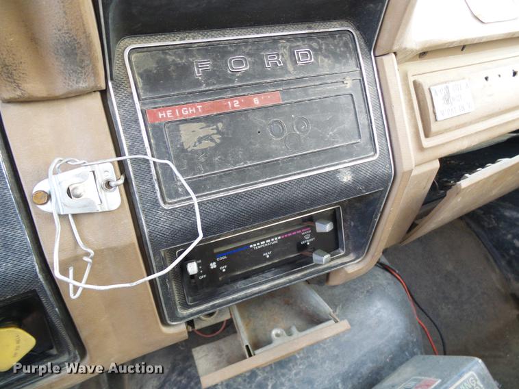 image for item DB2062 1989 Ford F800 digger derrick truck