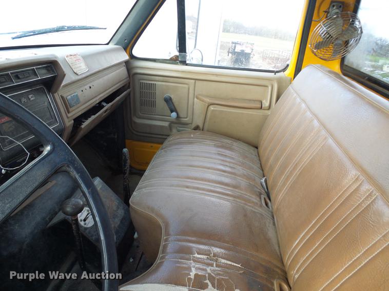 image for item DB2062 1989 Ford F800 digger derrick truck