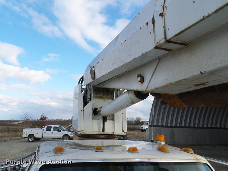 image for item DB2062 1989 Ford F800 digger derrick truck