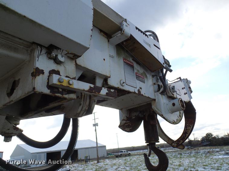 image for item DB2062 1989 Ford F800 digger derrick truck