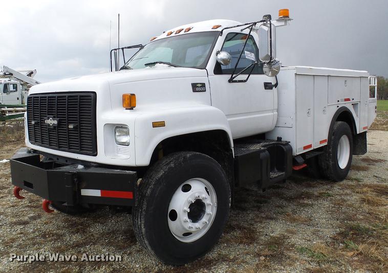 image for item DB2064 2002 Chevrolet C6500 utility truck