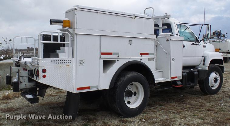 image for item DB2064 2002 Chevrolet C6500 utility truck