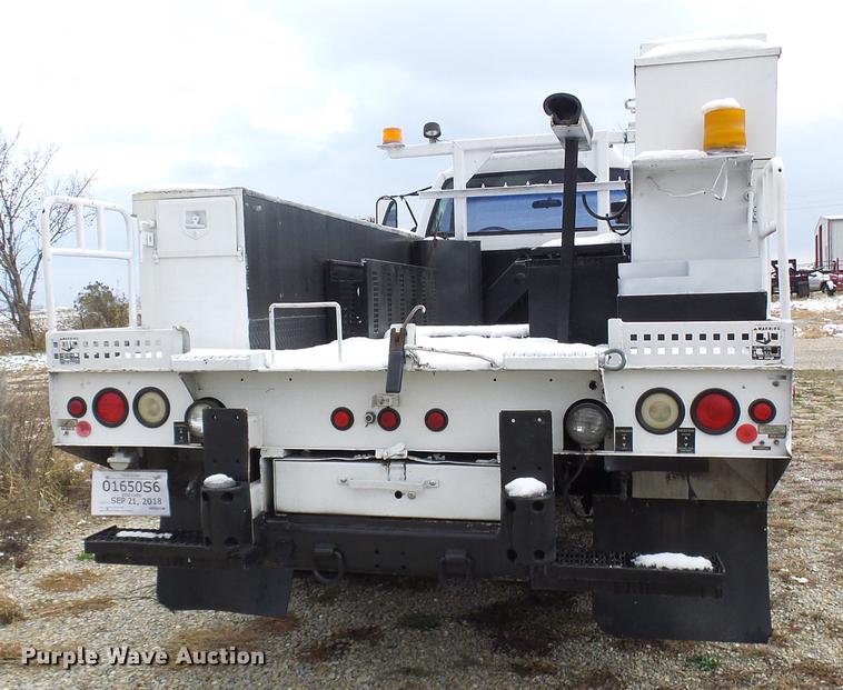 image for item DB2064 2002 Chevrolet C6500 utility truck