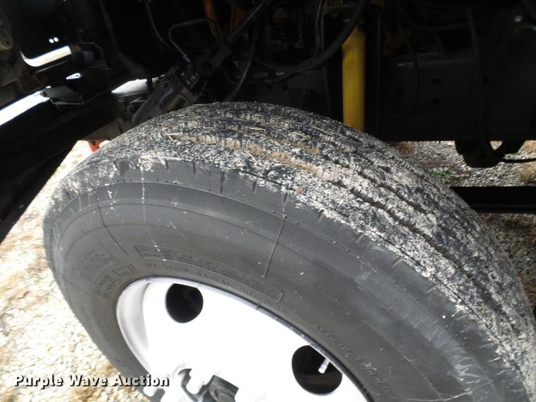 image for item DB2064 2002 Chevrolet C6500 utility truck