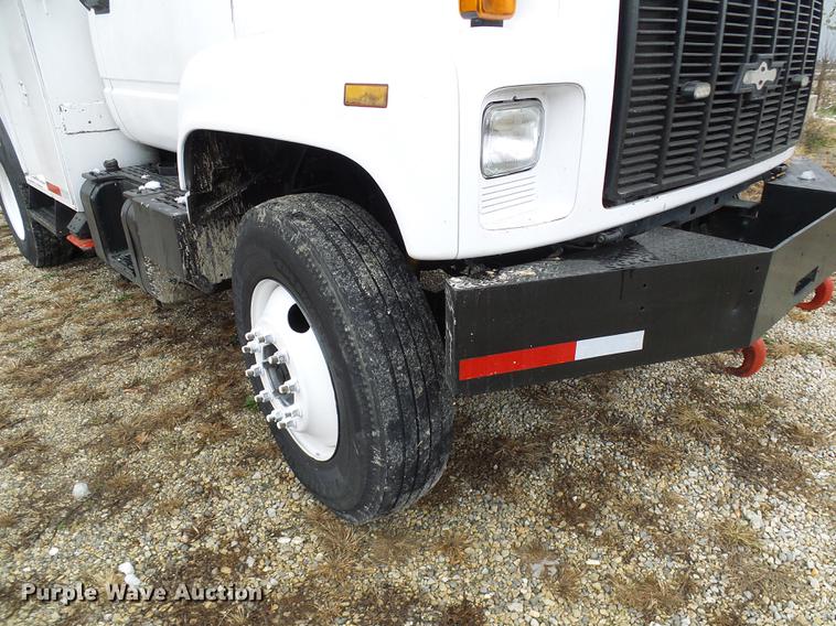image for item DB2064 2002 Chevrolet C6500 utility truck