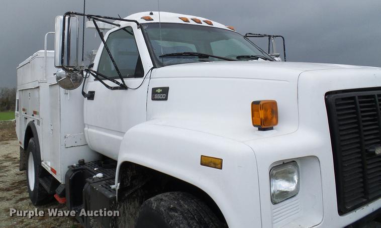 image for item DB2064 2002 Chevrolet C6500 utility truck