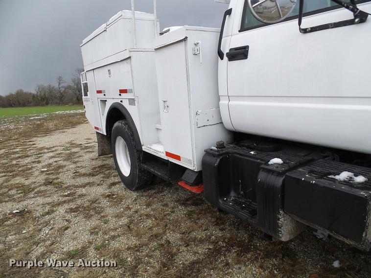 image for item DB2064 2002 Chevrolet C6500 utility truck