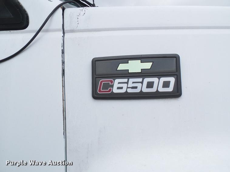 image for item DB2064 2002 Chevrolet C6500 utility truck