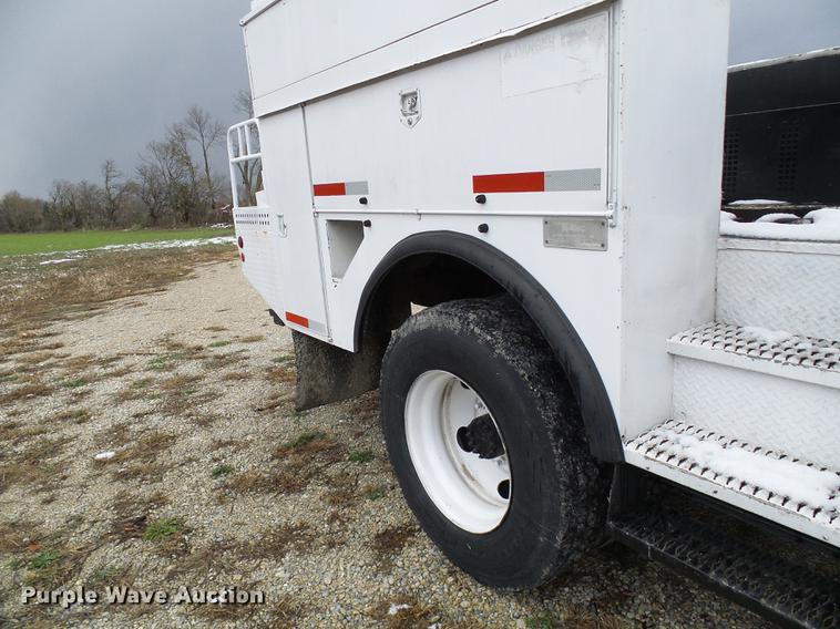 image for item DB2064 2002 Chevrolet C6500 utility truck