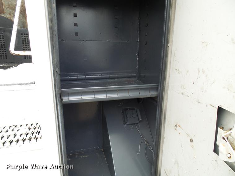 image for item DB2064 2002 Chevrolet C6500 utility truck