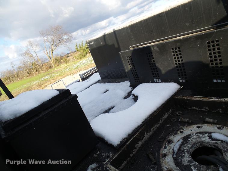 image for item DB2064 2002 Chevrolet C6500 utility truck