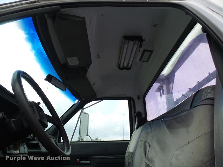 image for item DB2064 2002 Chevrolet C6500 utility truck